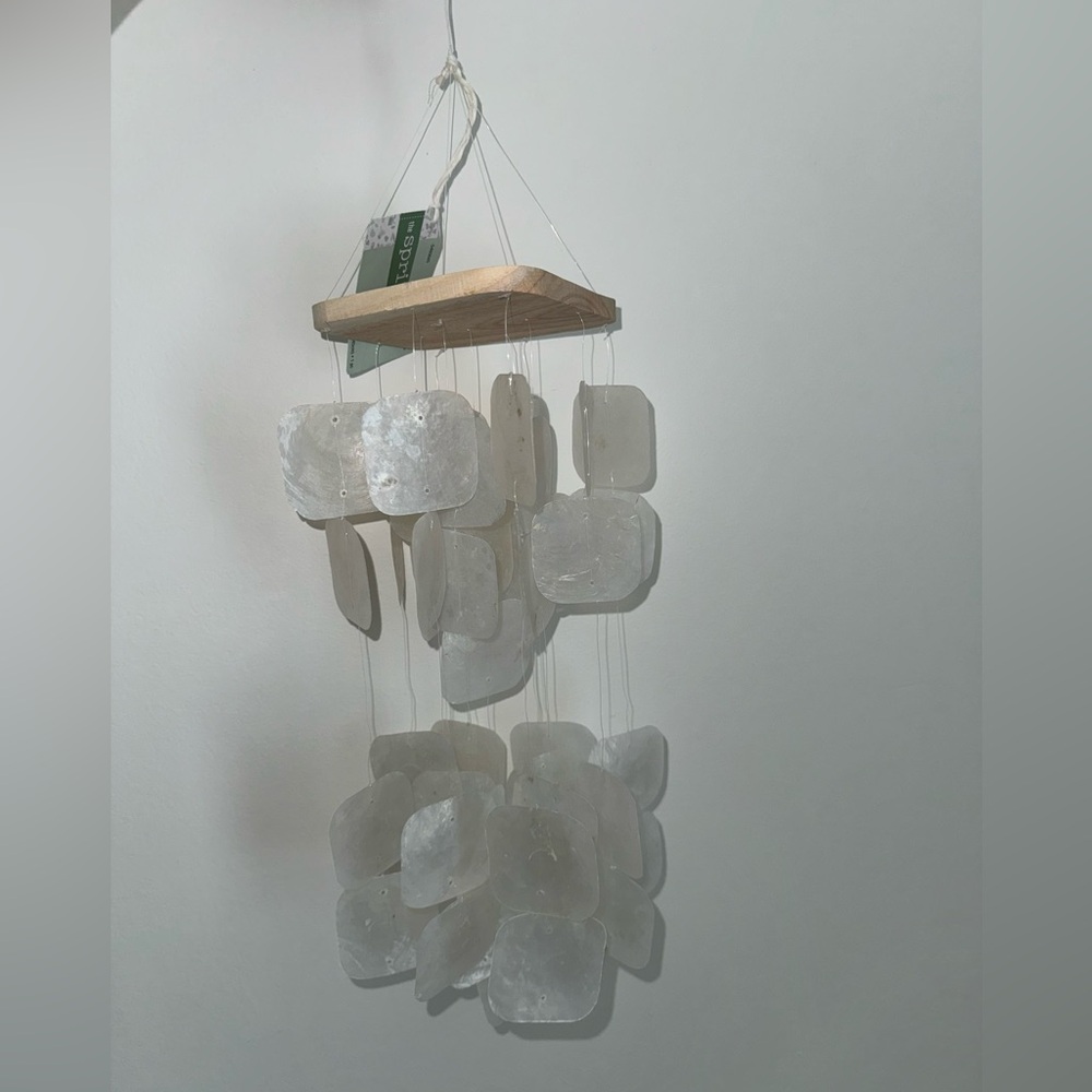 NWT Hobby Lobby 2 x Shell Wind Chime Delicate Home Decor Luxury Stylish Bohemian - Picture 2 of 4